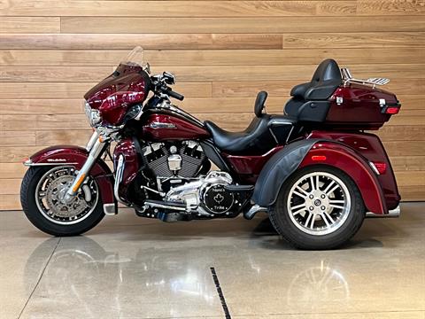 2016 Harley-Davidson Tri Glide® Ultra in Salem, Oregon - Photo 5