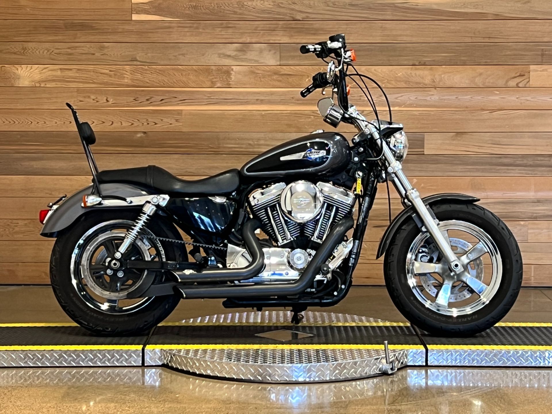 2014 Harley-Davidson 1200 Custom in Salem, Oregon - Photo 1