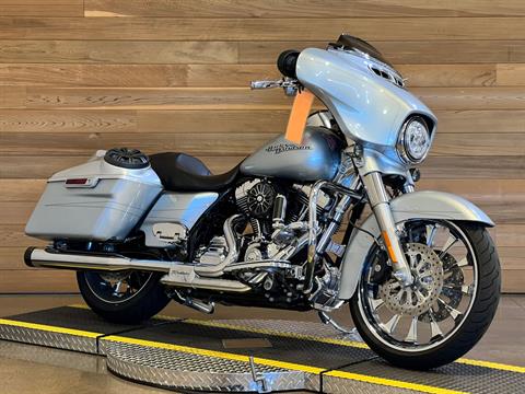 2015 Harley-Davidson Street Glide® Special in Salem, Oregon - Photo 2