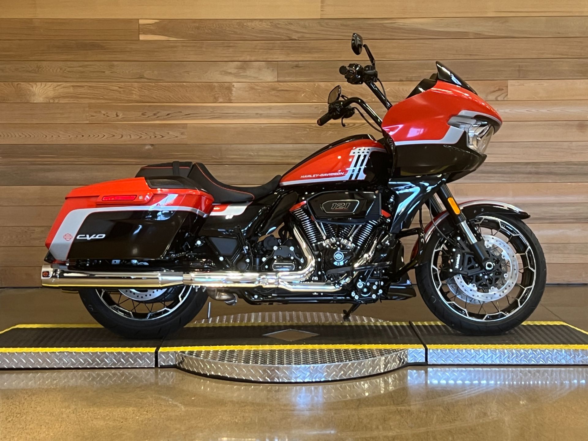 2024 Harley-Davidson CVO™ Road Glide® in Salem, Oregon - Photo 1