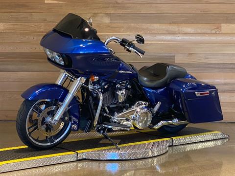 2017 Harley-Davidson Road Glide® in Salem, Oregon - Photo 4