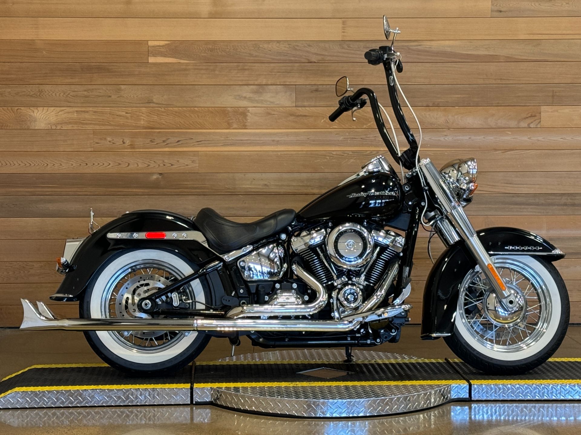 2019 Harley-Davidson Deluxe in Salem, Oregon - Photo 1