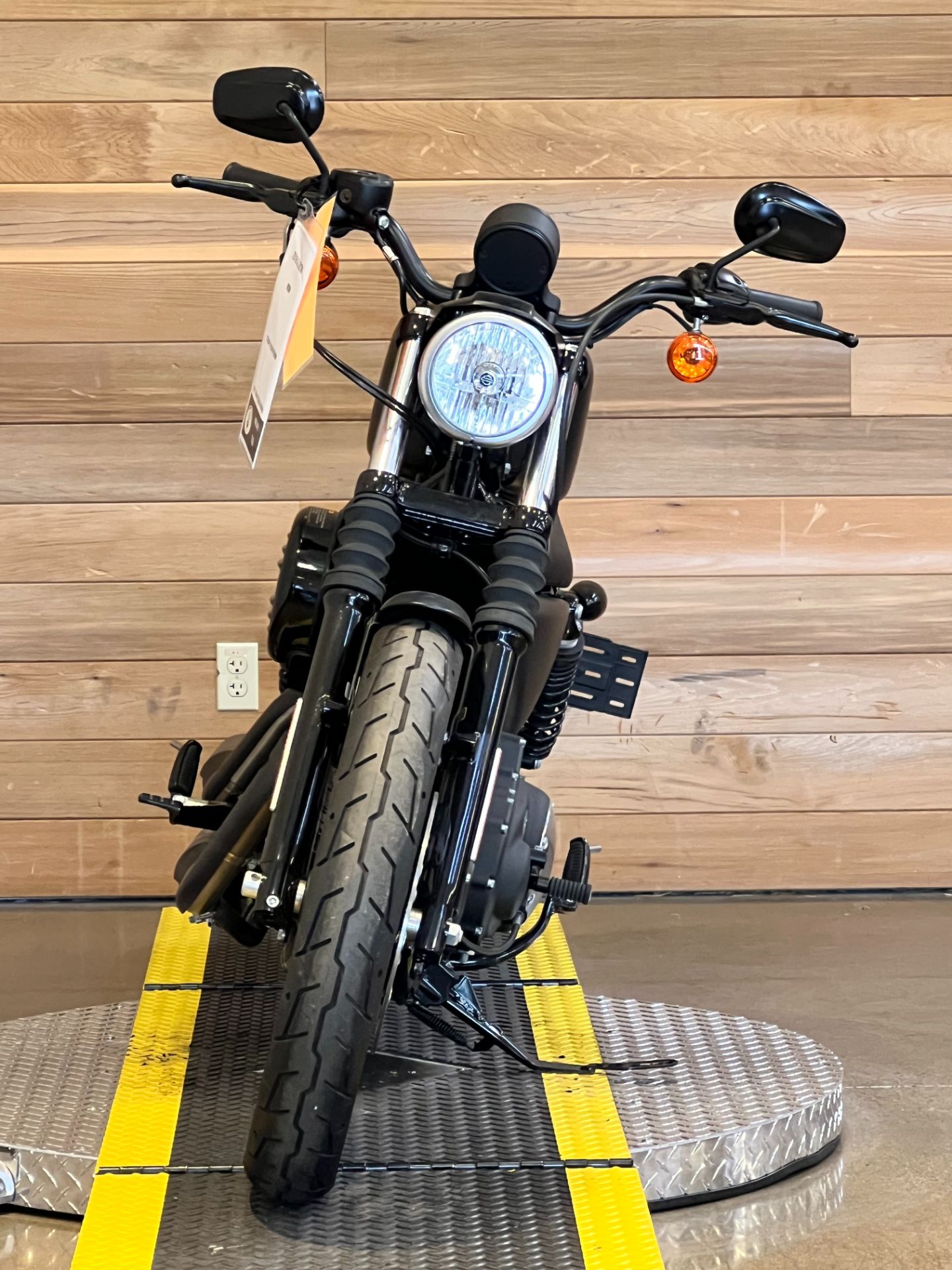 2018 Harley-Davidson Iron 883™ in Salem, Oregon - Photo 3