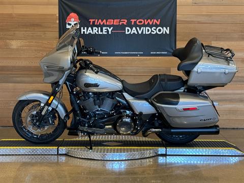 2023 Harley-Davidson CVO™ Street Glide® in Salem, Oregon - Photo 5