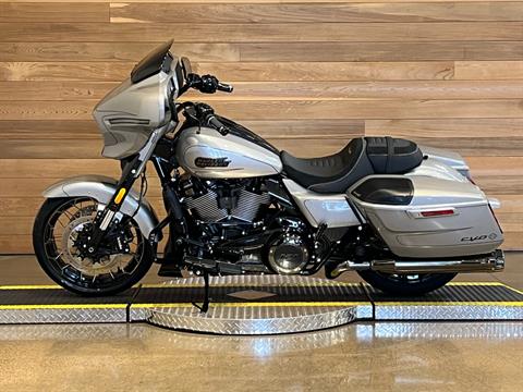 2023 Harley-Davidson CVO™ Street Glide® in Salem, Oregon - Photo 5