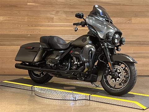 2018 Harley-Davidson CVO™ Limited in Salem, Oregon - Photo 2
