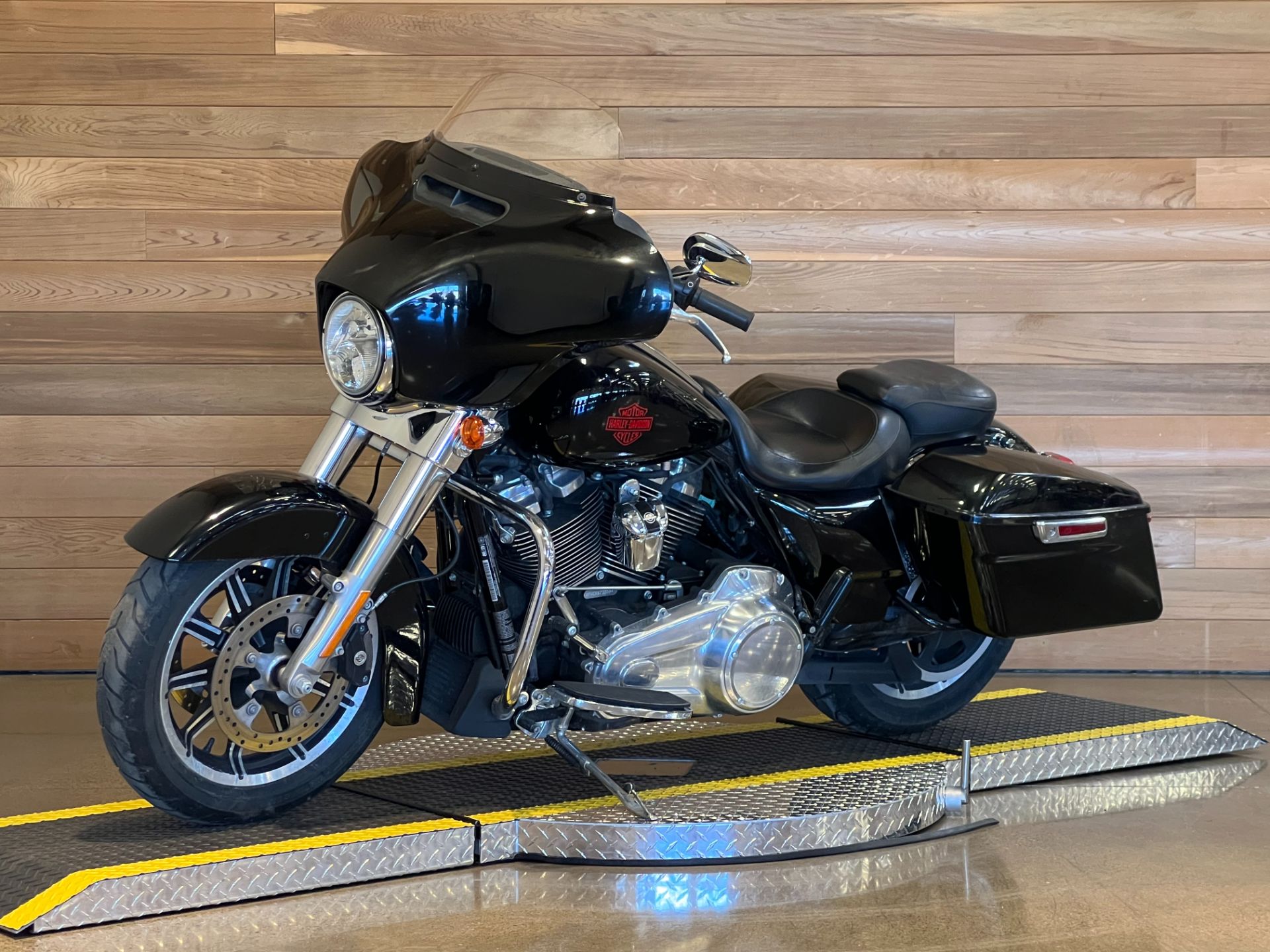 2019 Harley-Davidson Electra Glide® Standard in Salem, Oregon - Photo 4