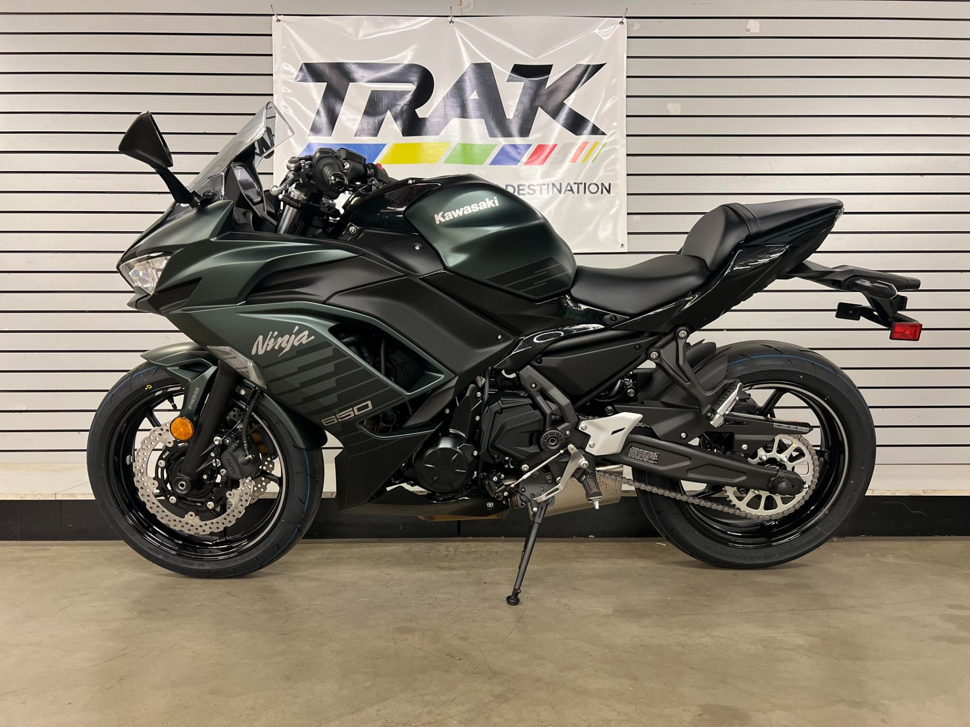 2025 Kawasaki Ninja 650 ABS in Eugene, Oregon - Photo 2