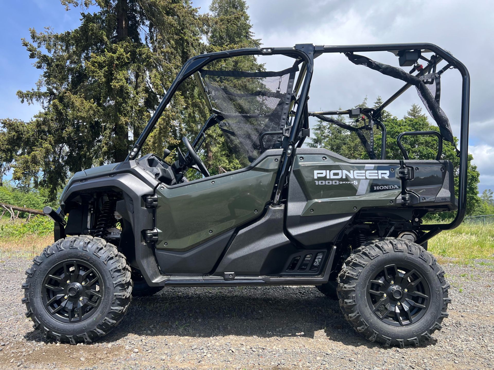 2024 Honda Pioneer 1000-5 Deluxe in Eugene, Oregon - Photo 2