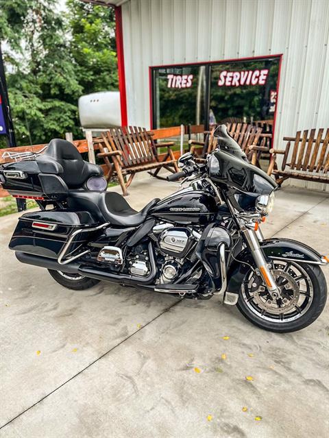 2017 Harley-Davidson Ultra Limited in Maryville, Tennessee - Photo 2