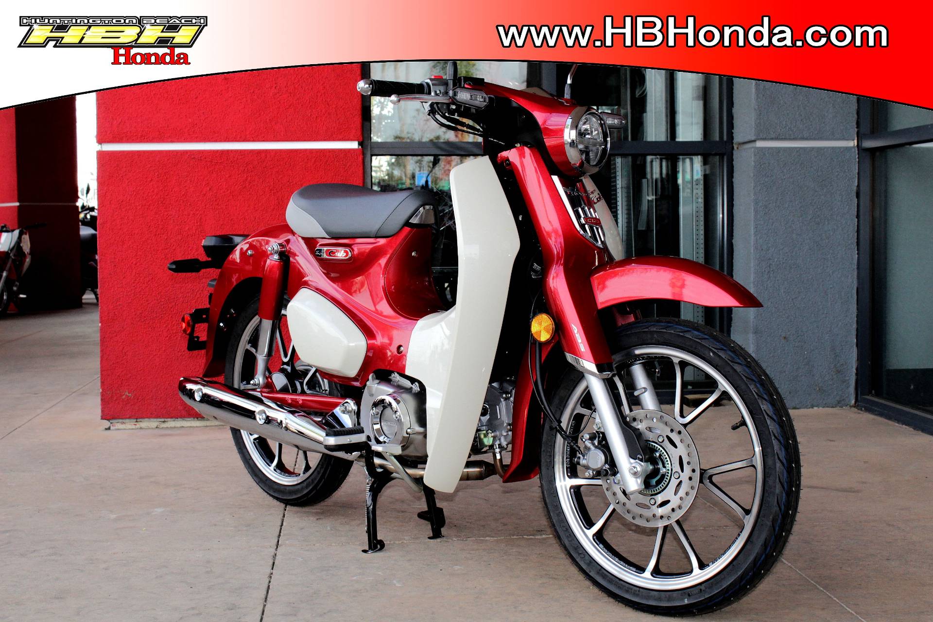 2021 Honda Super Cub C125 ABS in Huntington Beach, California - Photo 3