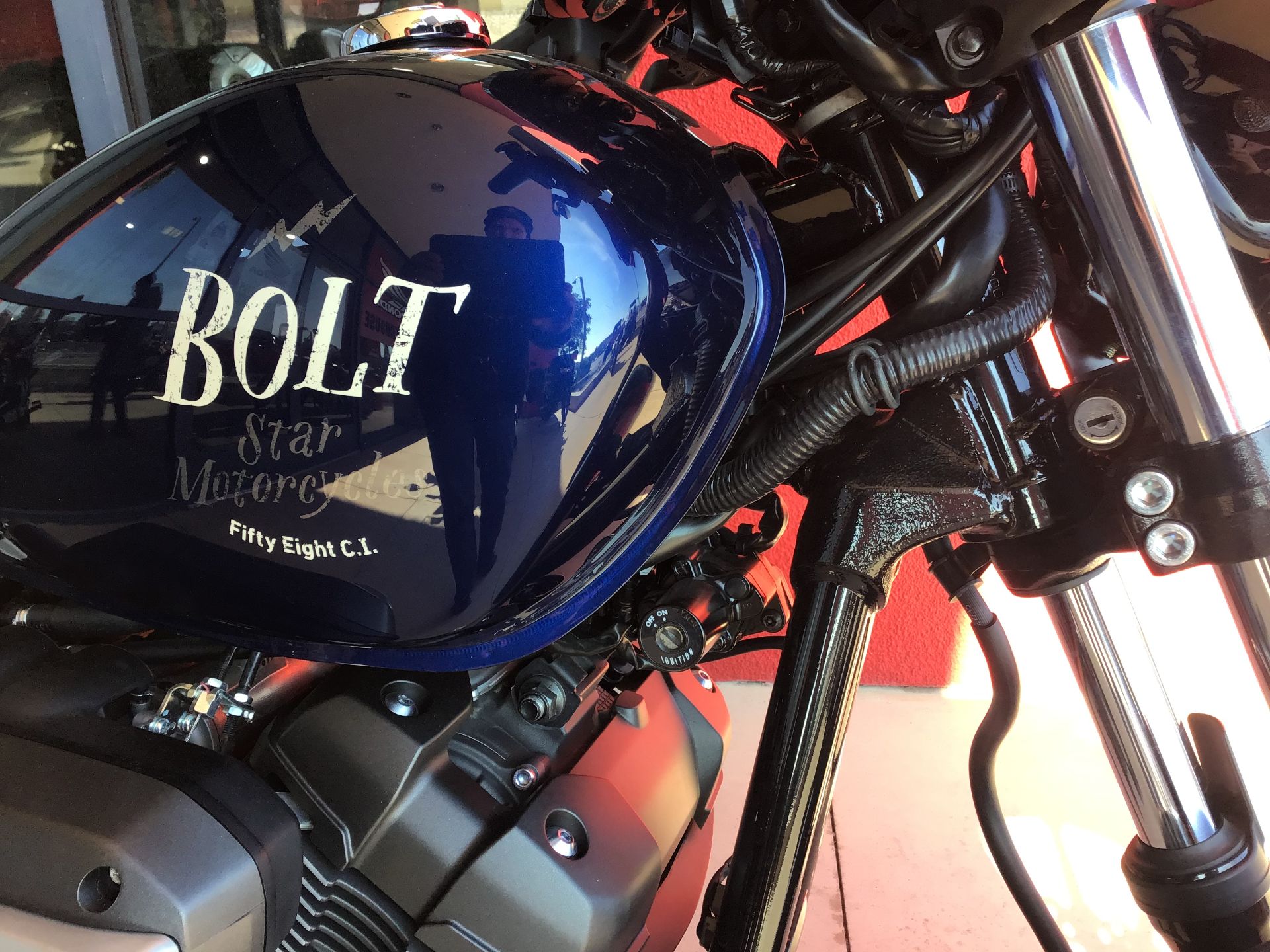 2016 Yamaha Bolt in Huntington Beach, California - Photo 2