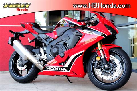 New 18 Honda Cbr1000rr For Sale Specs Photos Price Huntington Beach Ca Grand Prix Red M28 0268