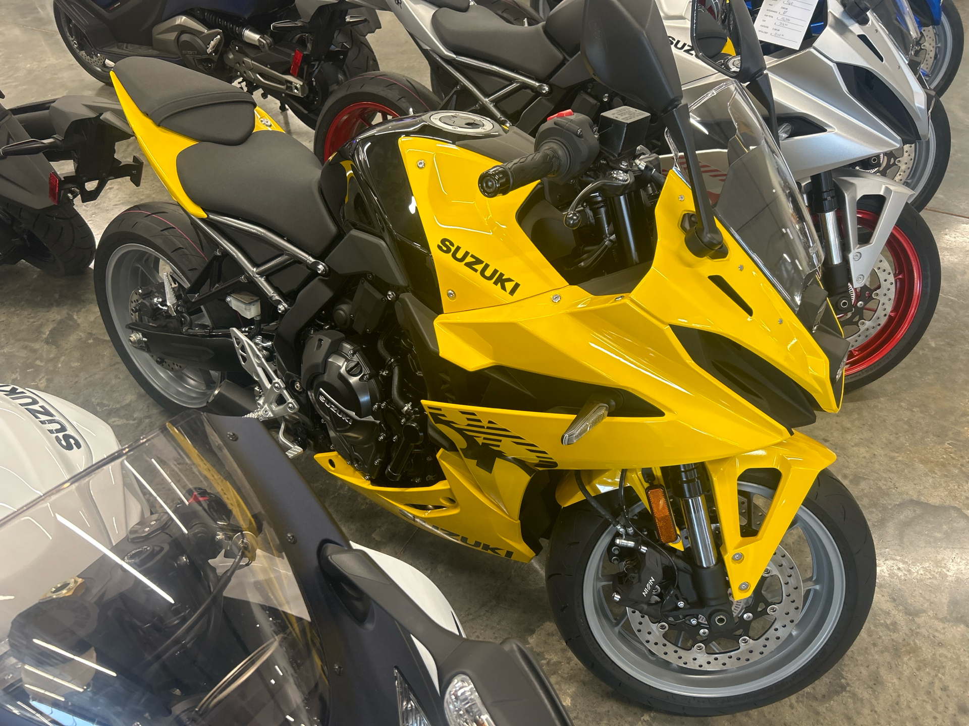 2024 Suzuki GSX-8R in Gulfport, Mississippi - Photo 2