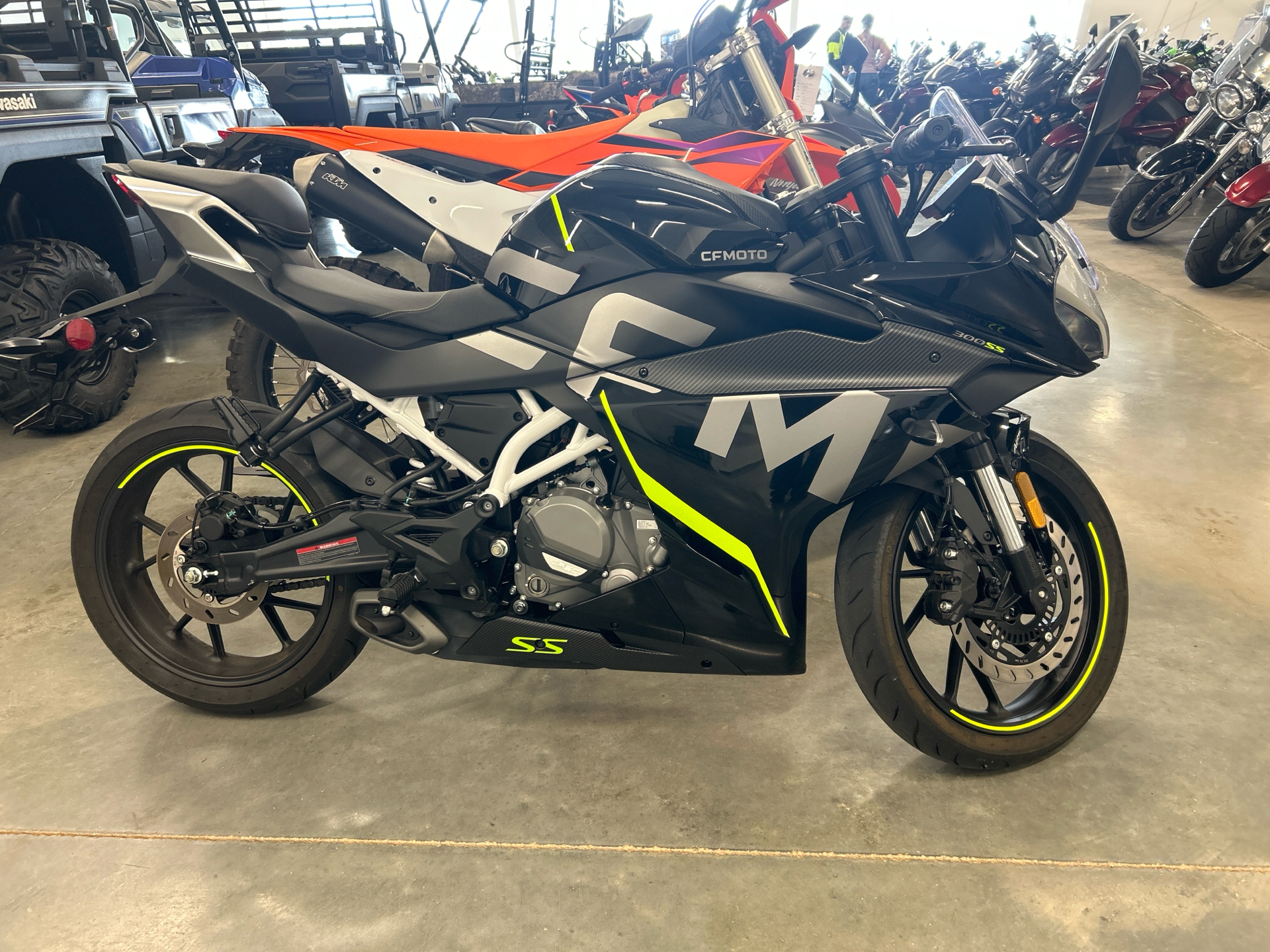 2022 CFMOTO 300SS in Gulfport, Mississippi - Photo 1