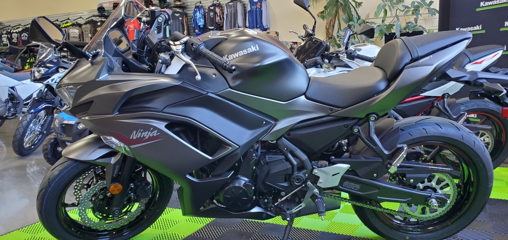 2022 Kawasaki Ninja 650 ABS in Eureka, California - Photo 2