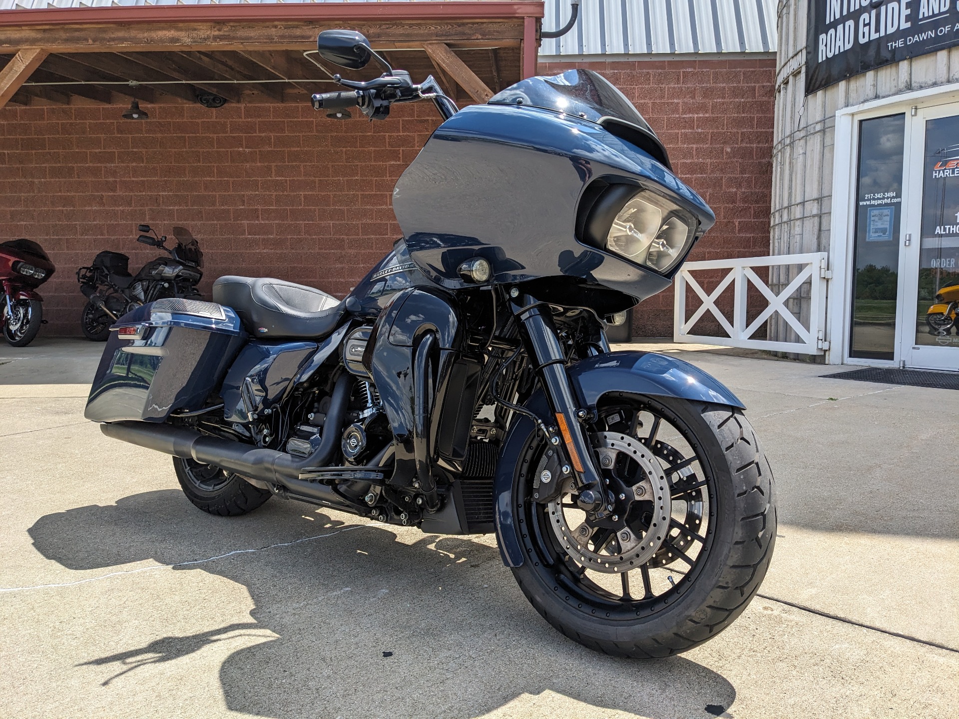 2019 Harley-Davidson Road Glide® Special in Effingham, Illinois - Photo 2