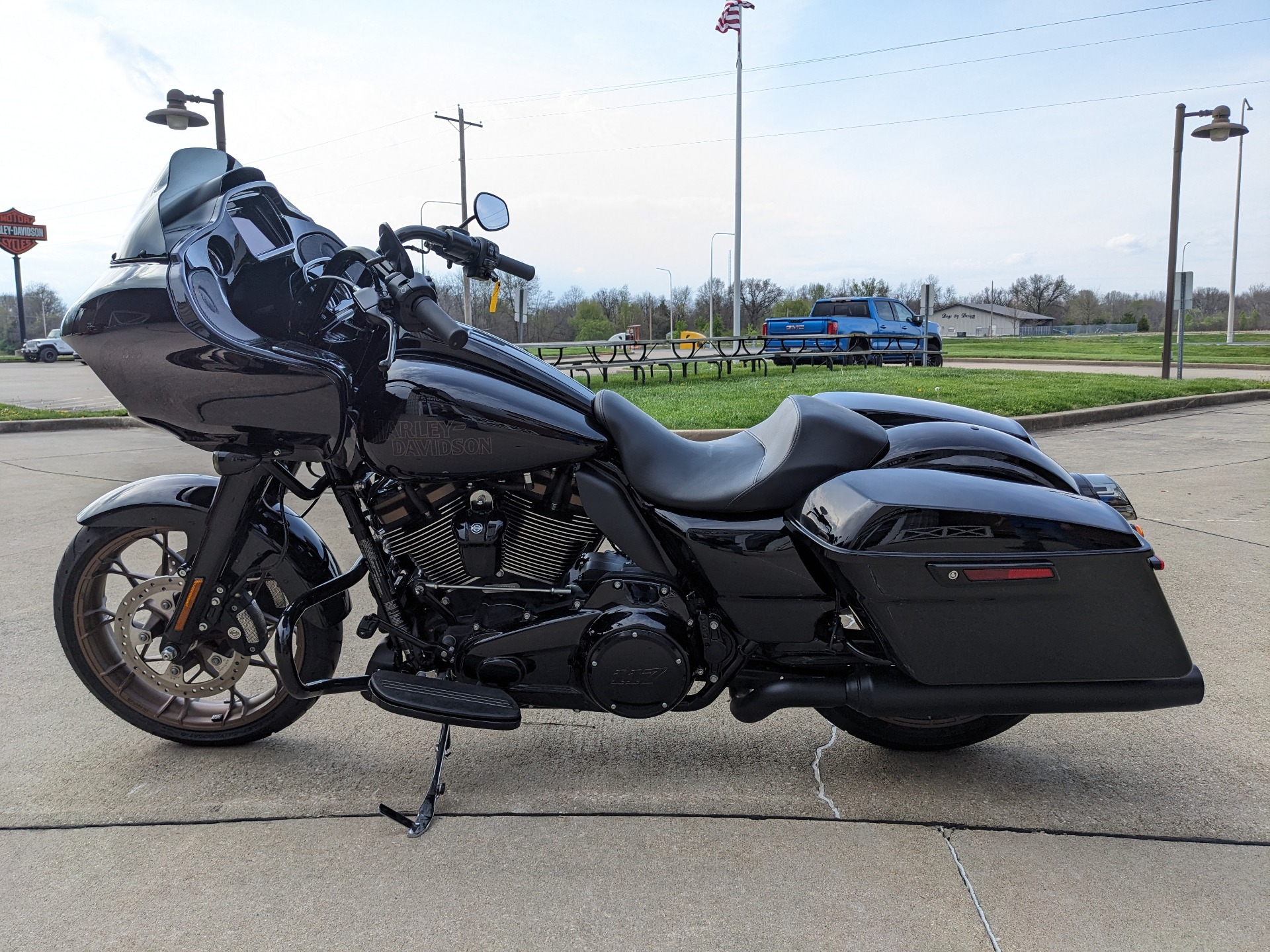 2023 Harley-Davidson Road Glide® ST in Effingham, Illinois - Photo 5