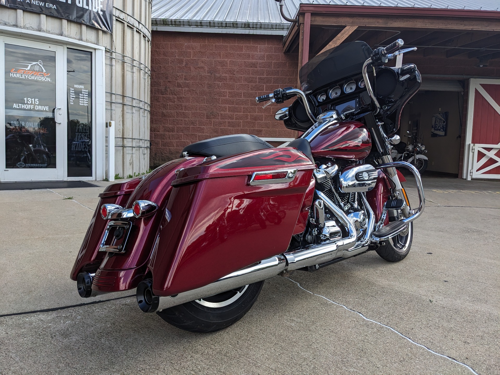 2017 Harley-Davidson Street Glide® Special in Effingham, Illinois - Photo 3