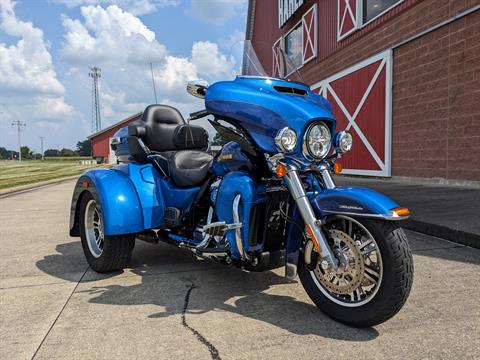 2017 Harley-Davidson Tri Glide® Ultra in Effingham, Illinois - Photo 2