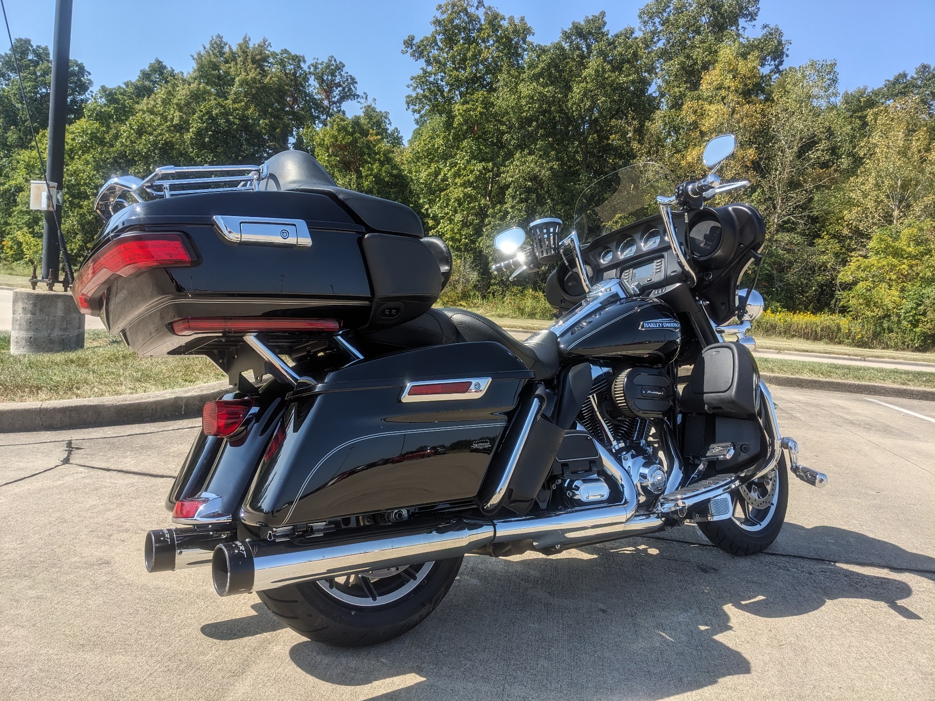 2015 Harley-Davidson Electra Glide® Ultra Classic® in Effingham, Illinois - Photo 3