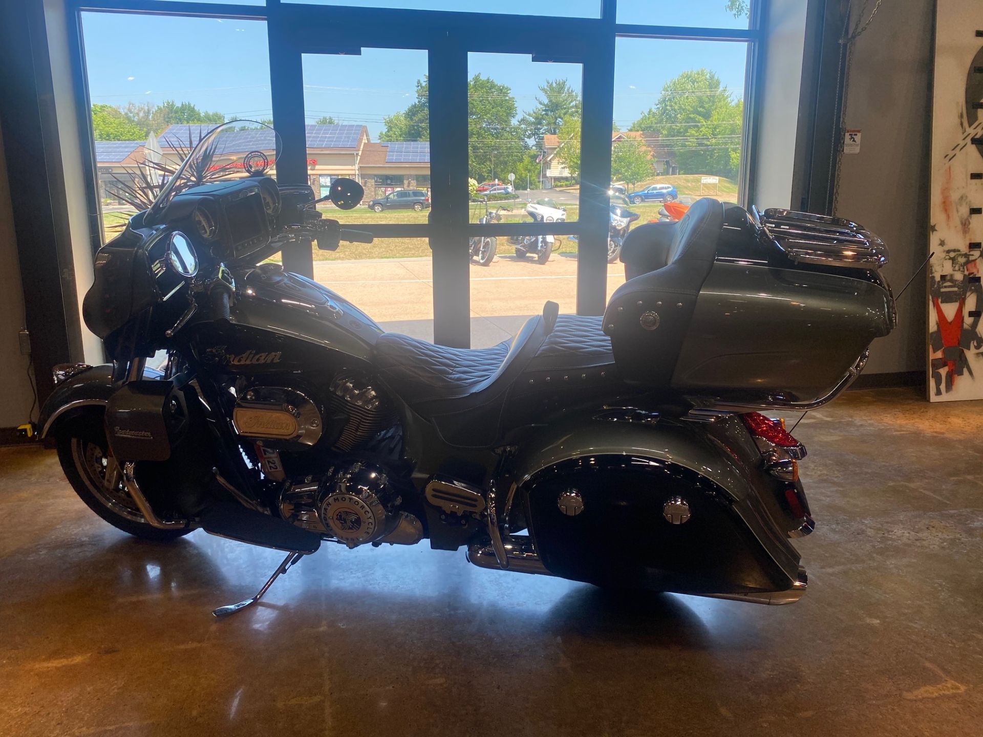 2021 Indian Motorcycle Roadmaster in Lebanon, New Jersey - Photo 2