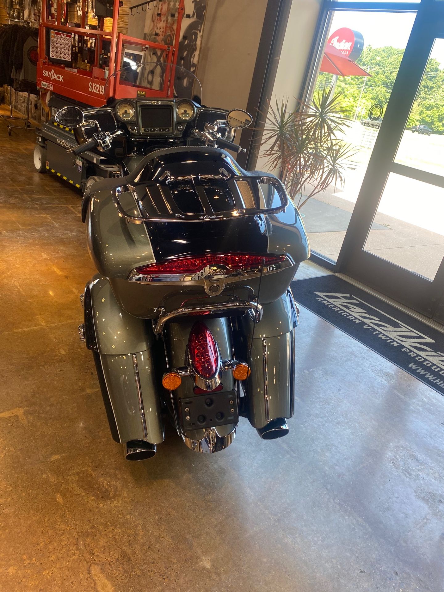 2021 Indian Motorcycle Roadmaster in Lebanon, New Jersey - Photo 4