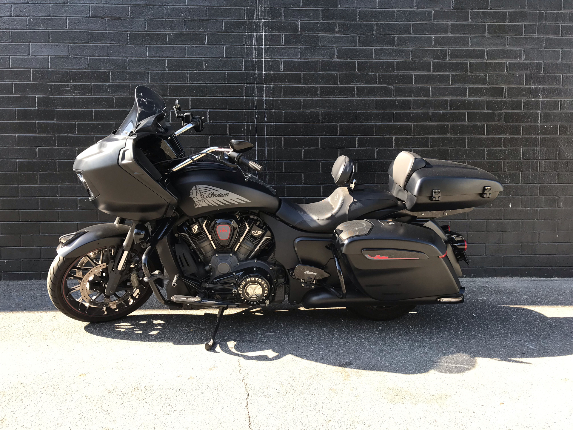 2021 Indian Motorcycle Challenger® Dark Horse® in San Jose, California - Photo 4