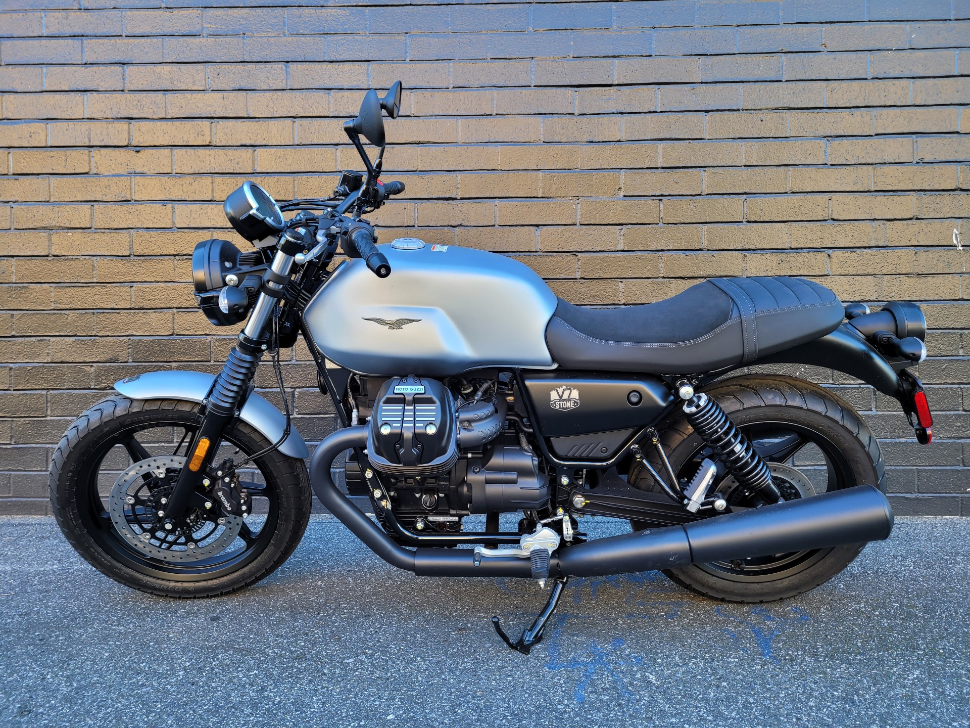 2021 Moto Guzzi V7 Stone E5 in San Jose, California - Photo 4