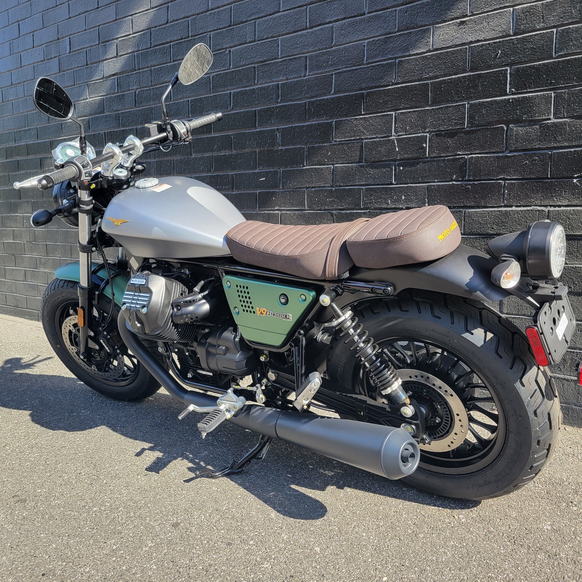 2022 Moto Guzzi V9 Bobber Centenario E5 in San Jose, California - Photo 5