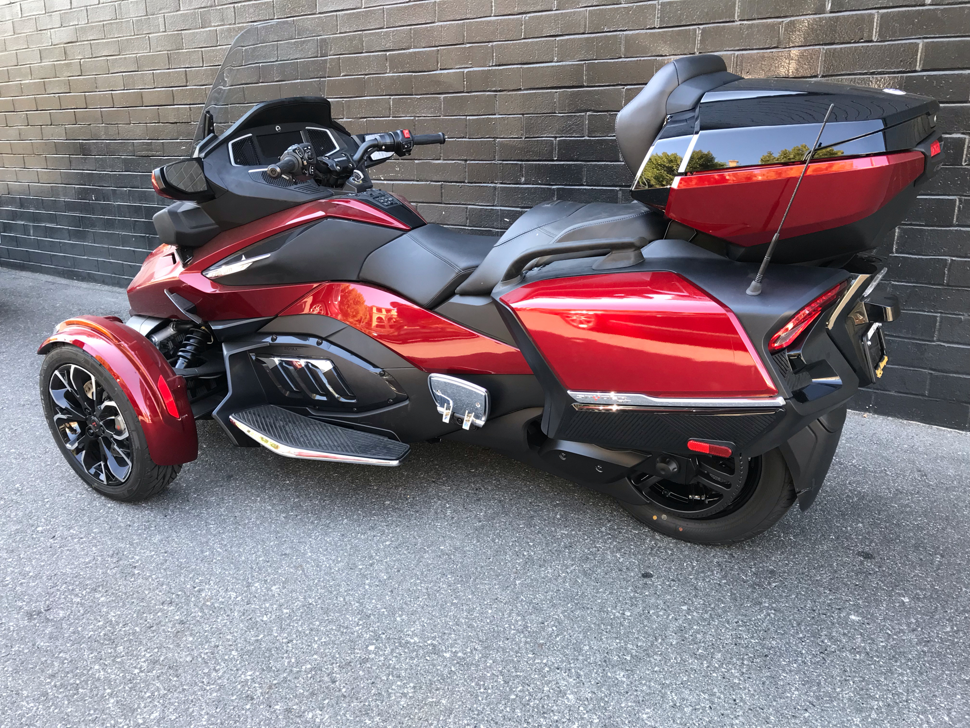 2022 Can-Am Spyder RT Limited in San Jose, California - Photo 6
