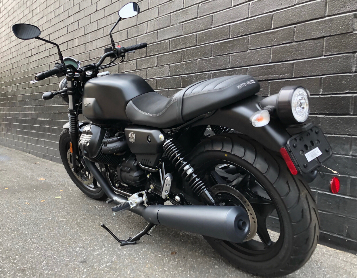 2021 Moto Guzzi V7 Stone E5 in San Jose, California - Photo 5