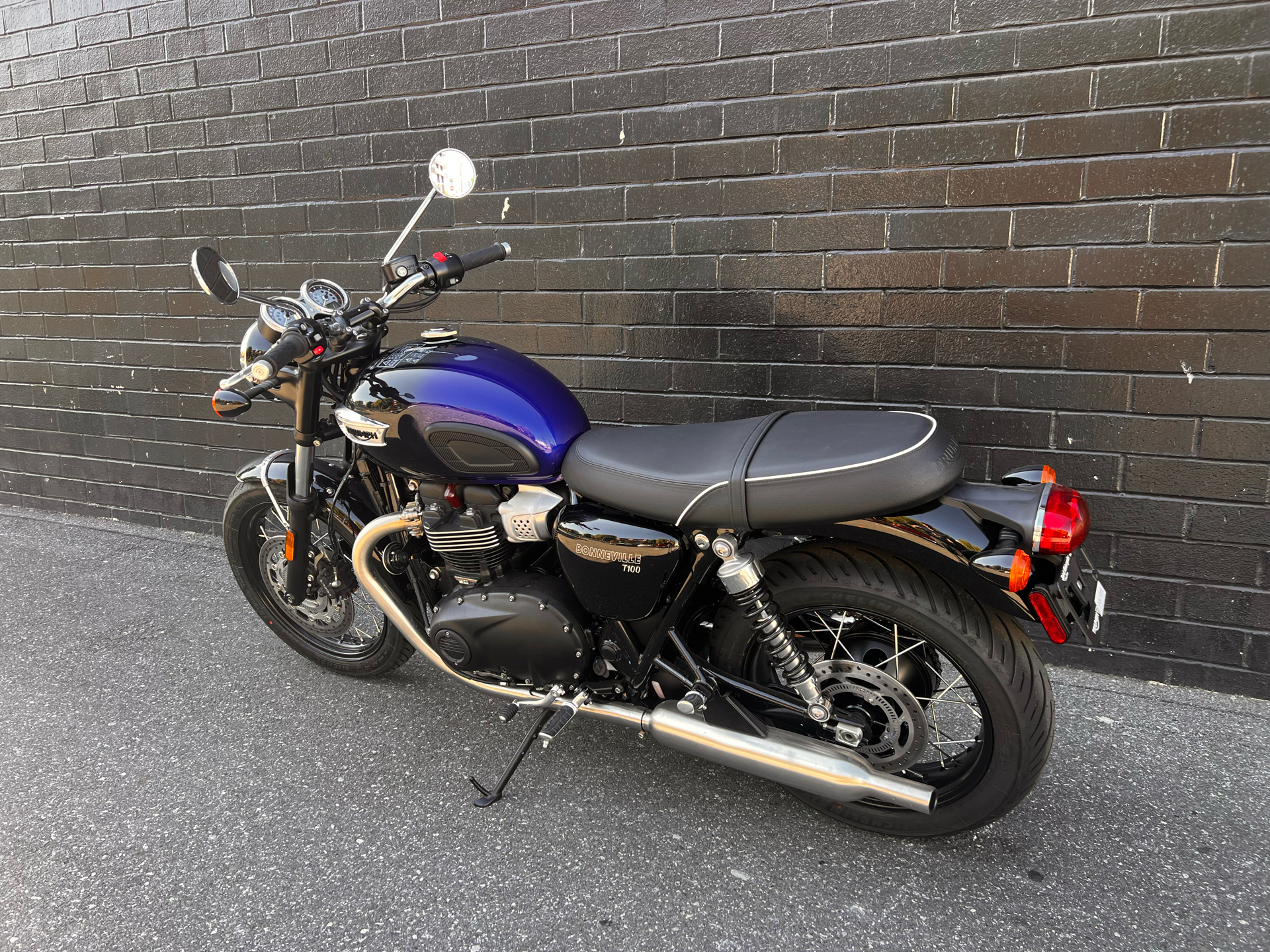 2024 Triumph Bonneville T100 in San Jose, California - Photo 4