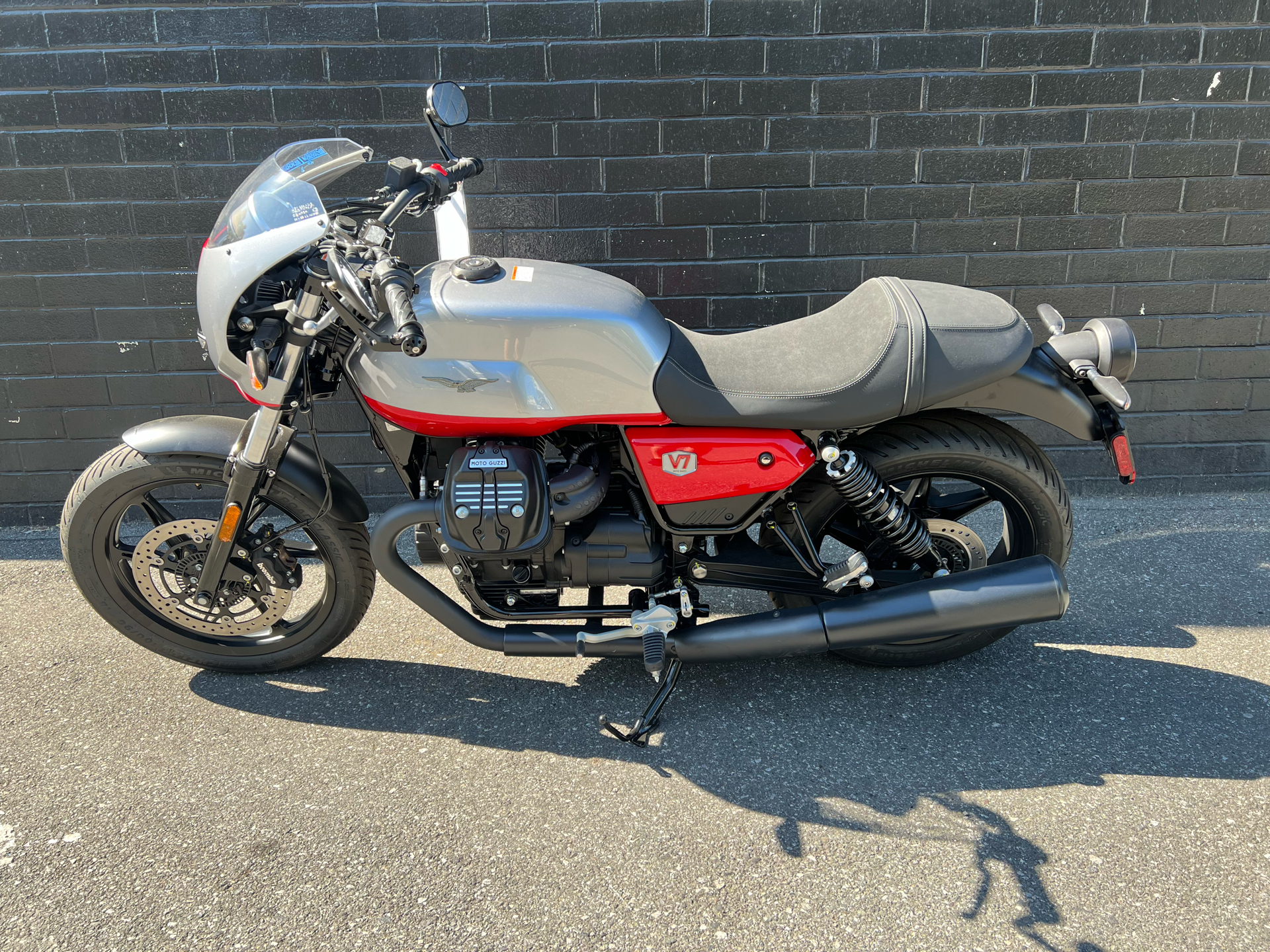 2024 Moto Guzzi V7 Stone Corsa in San Jose, California - Photo 4