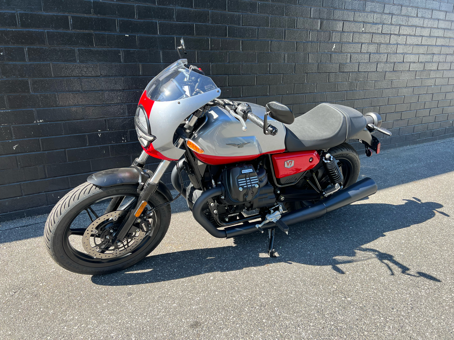2024 Moto Guzzi V7 Stone Corsa in San Jose, California - Photo 5