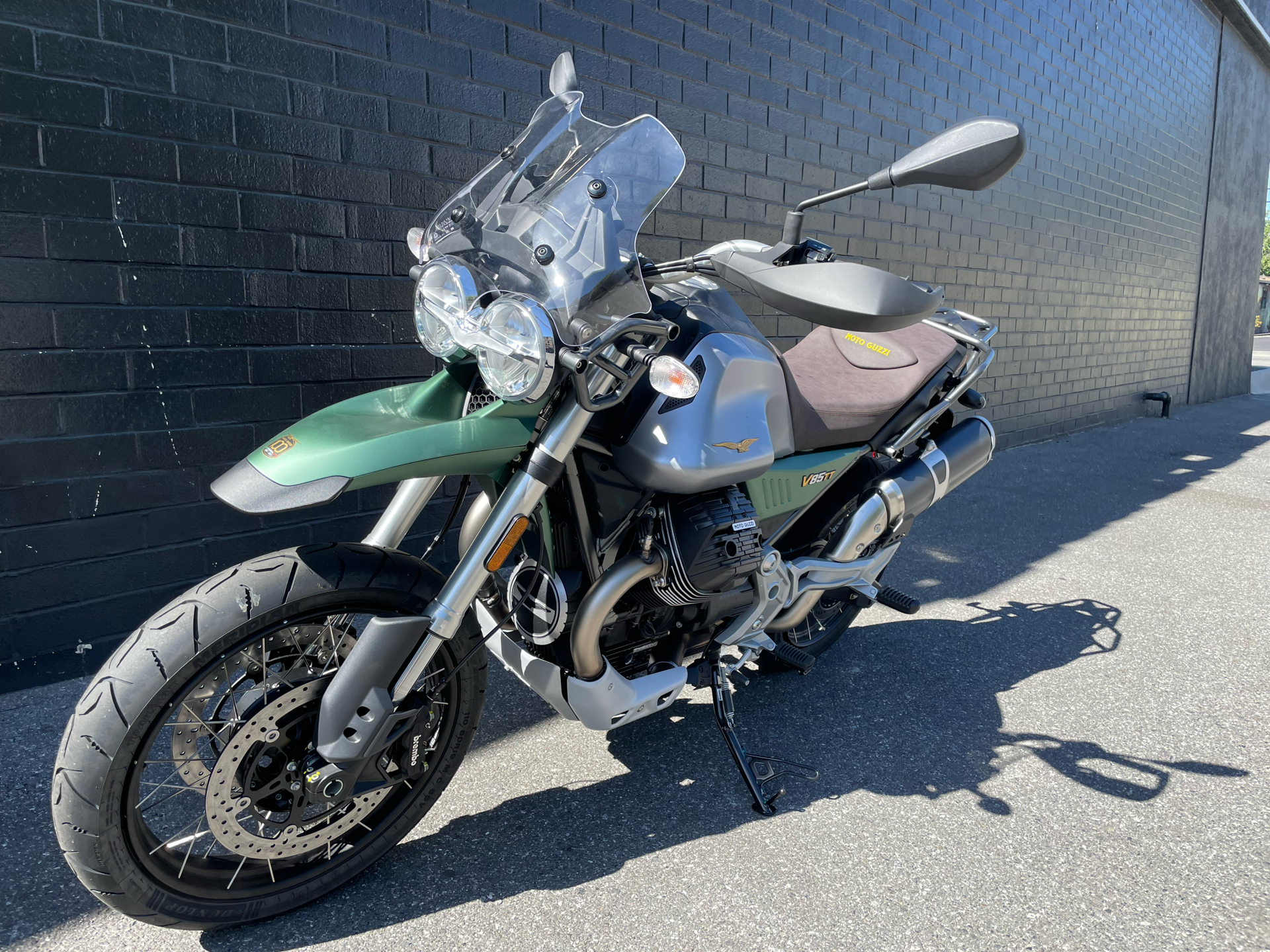 2022 Moto Guzzi V85 TT Centenario E5 in San Jose, California - Photo 5