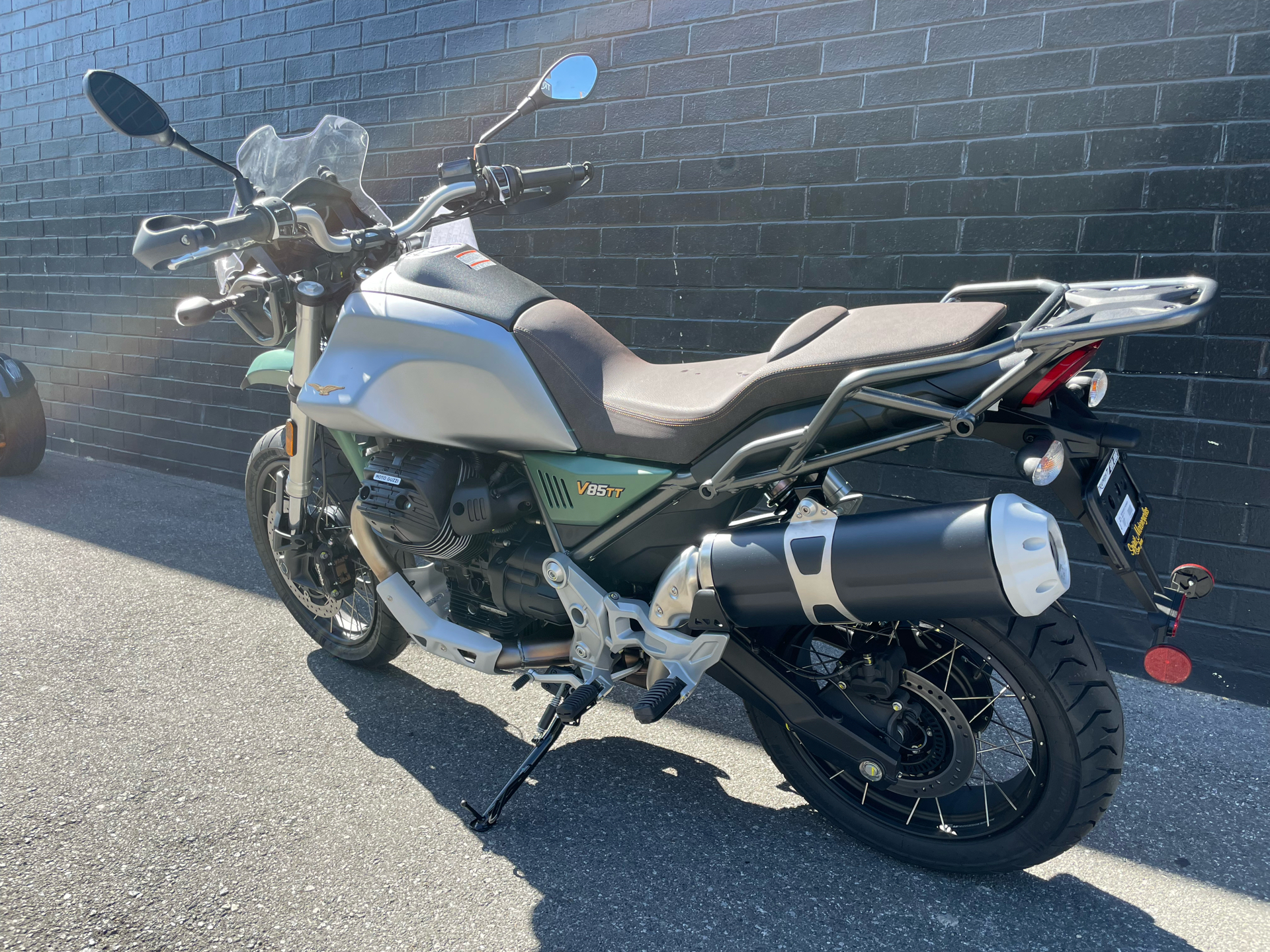 2022 Moto Guzzi V85 TT Centenario E5 in San Jose, California - Photo 5