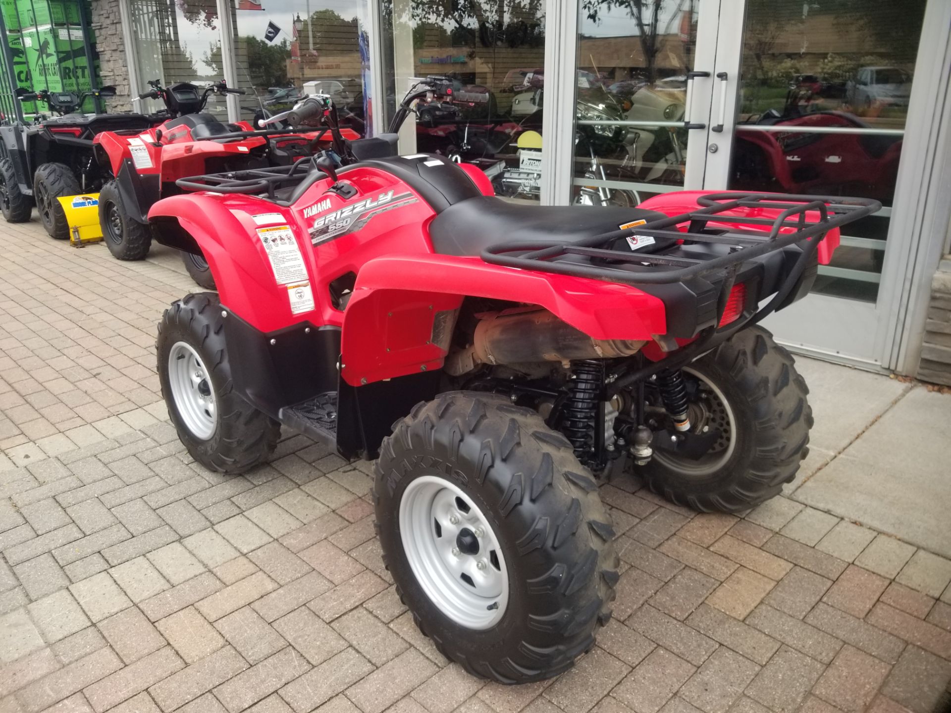 2014 Yamaha Grizzly 550 FI Auto. 4x4 EPS in Osseo, Minnesota - Photo 7