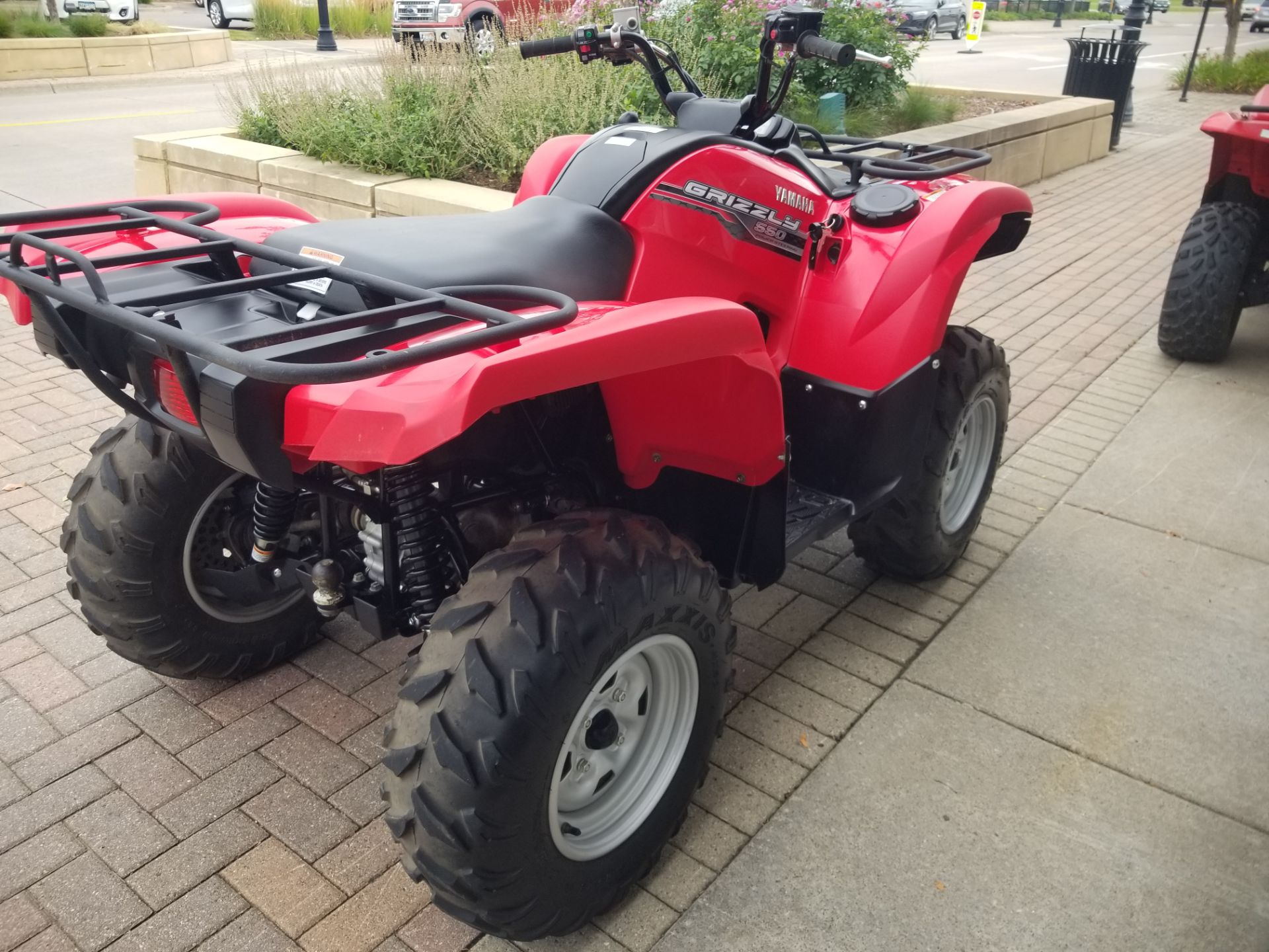 2014 Yamaha Grizzly 550 FI Auto. 4x4 EPS in Osseo, Minnesota - Photo 5