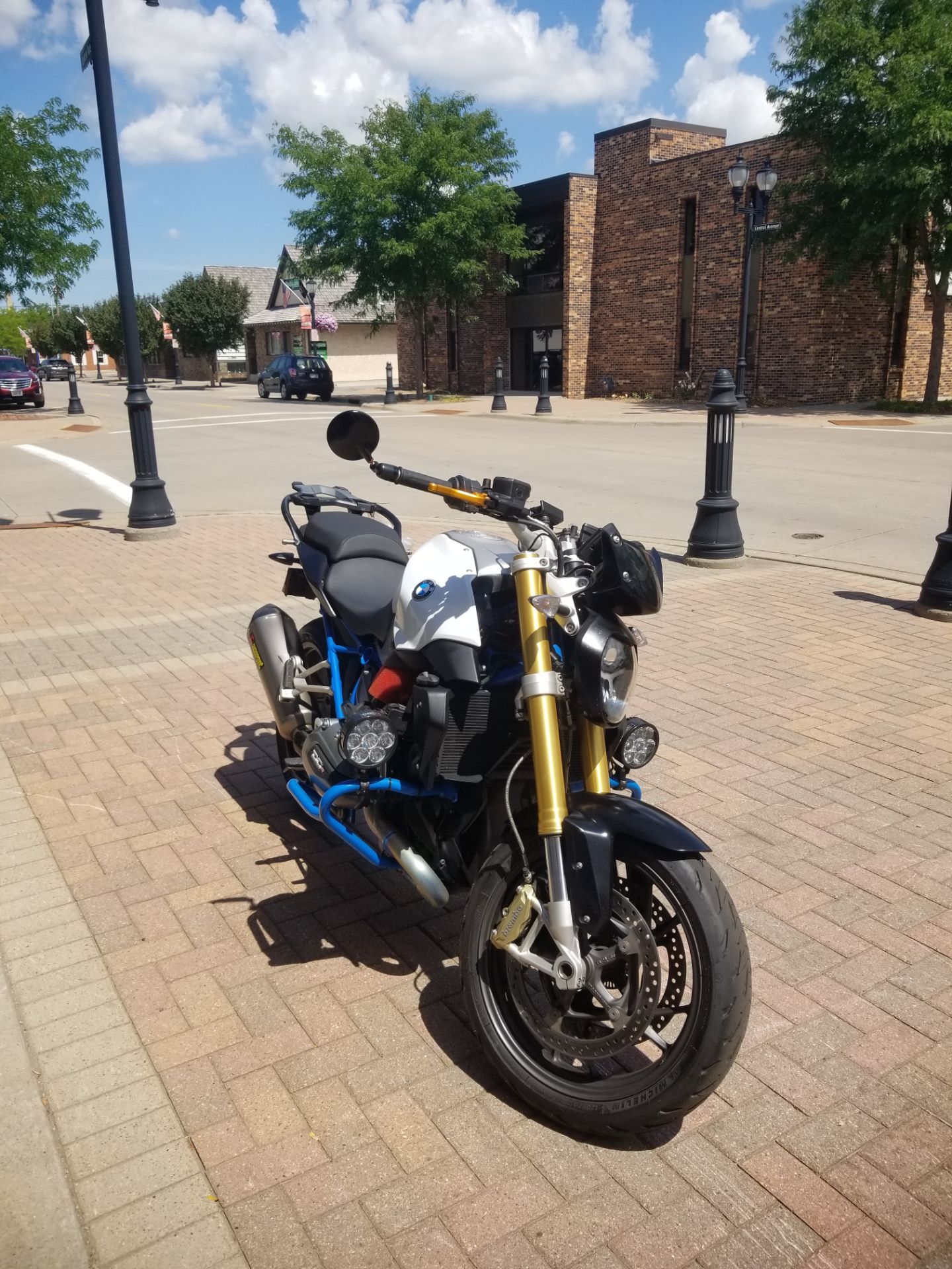 2018 BMW R 1200 R in Osseo, Minnesota - Photo 2