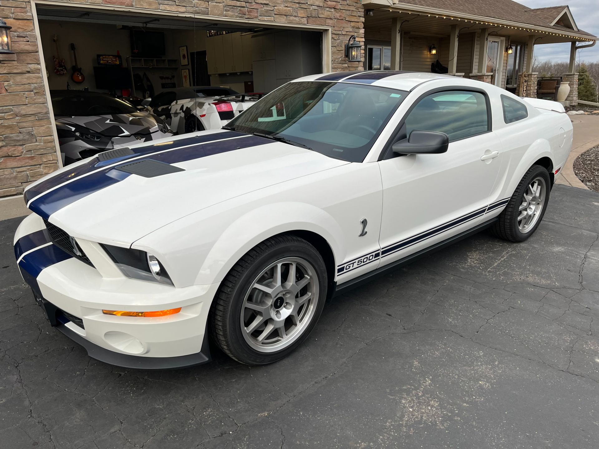 2007 Ford GT500 in Osseo, Minnesota - Photo 2