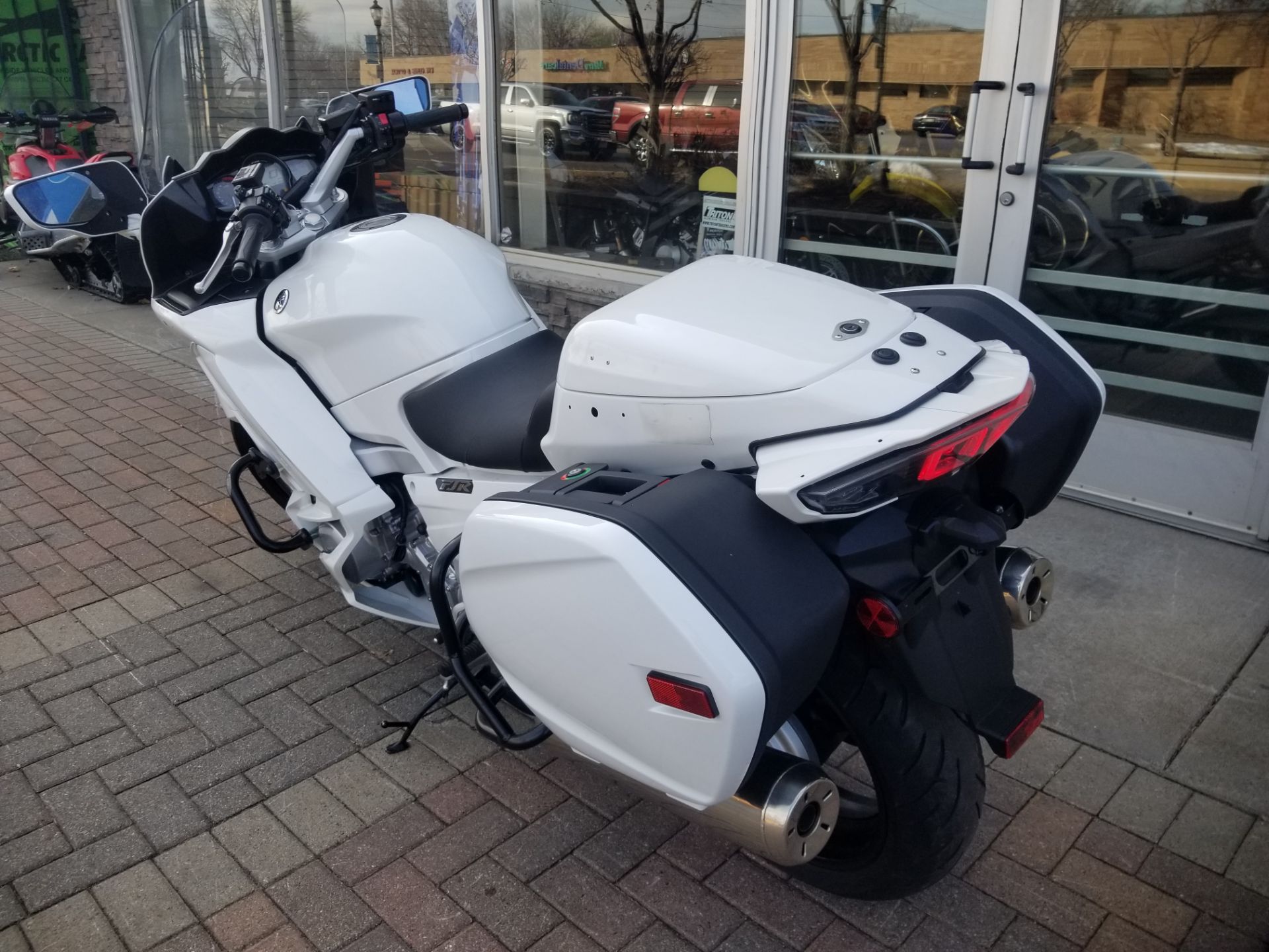 2018 Yamaha FJR1300 POLICE in Osseo, Minnesota - Photo 5