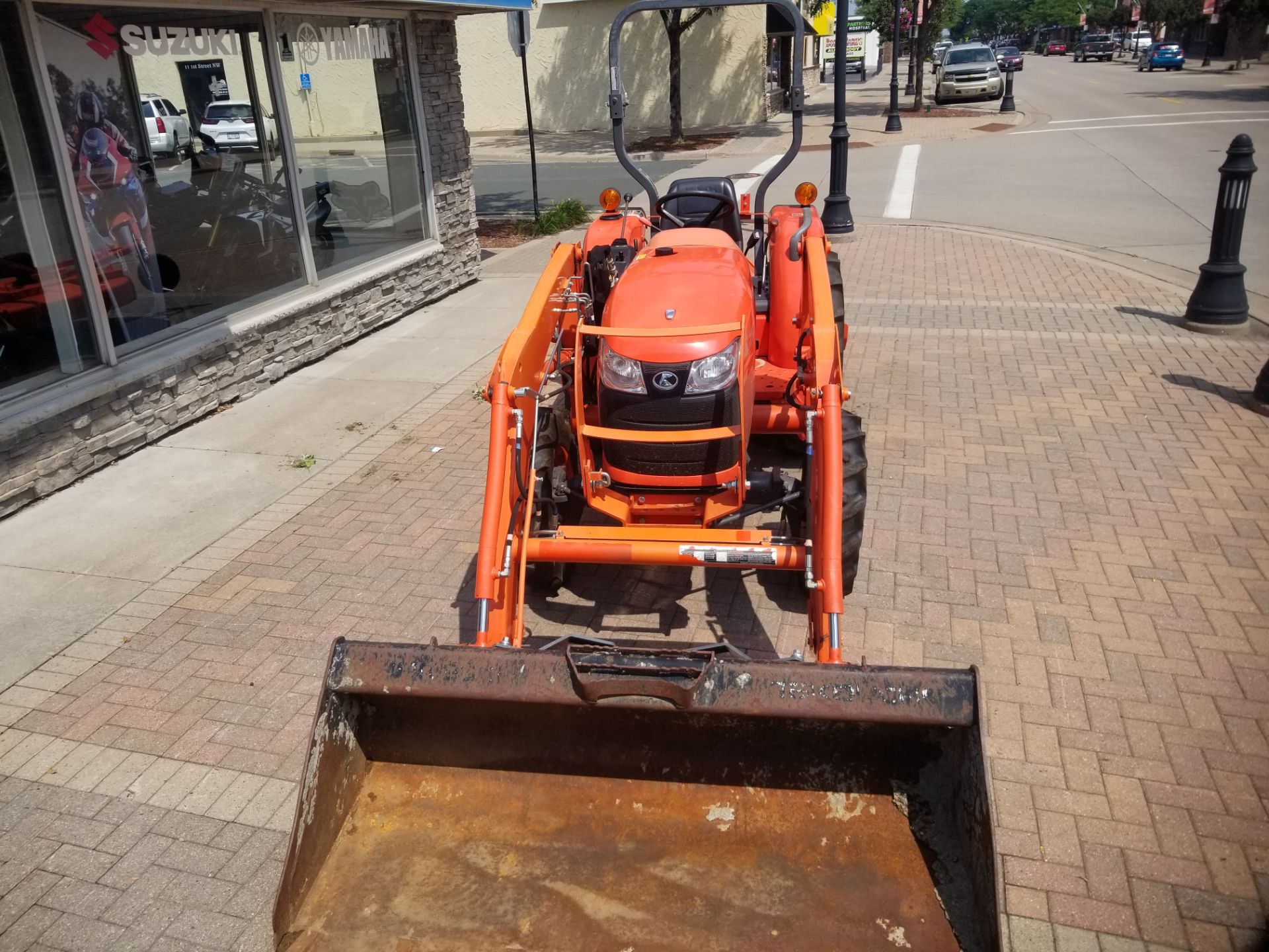 2015 Kubota L2501 in Osseo, Minnesota - Photo 3