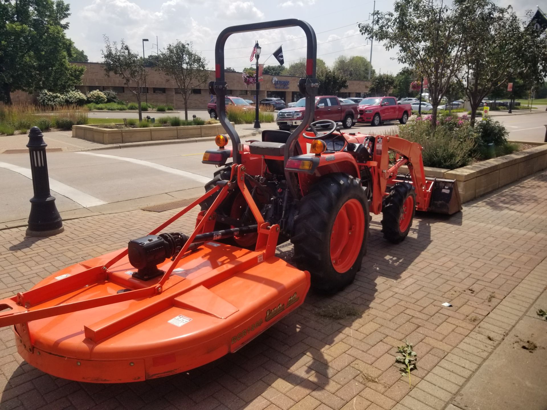 2015 Kubota L2501 in Osseo, Minnesota - Photo 5