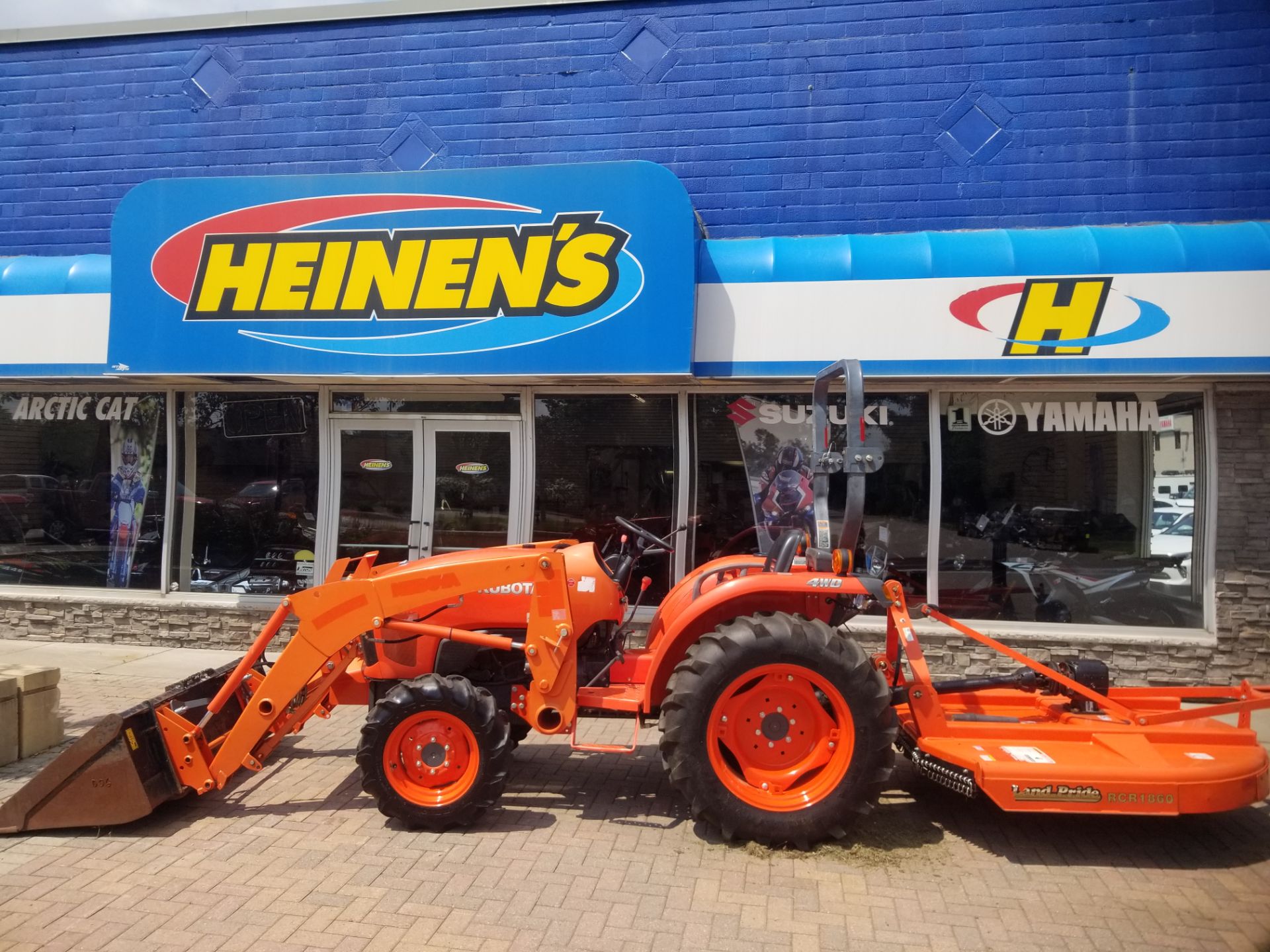 2015 Kubota L2501 in Osseo, Minnesota - Photo 1