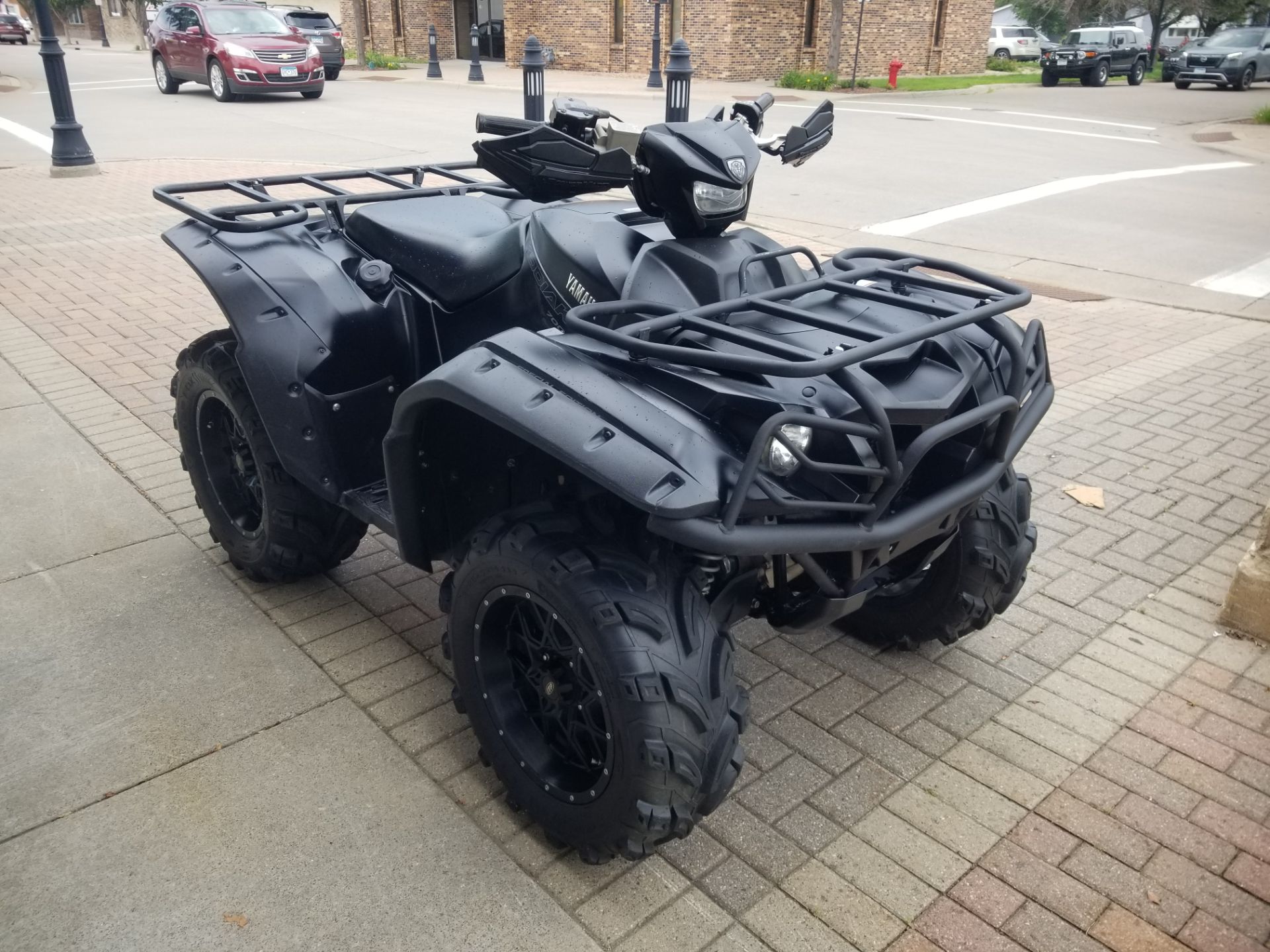 2017 Yamaha Kodiak 700 EPS SE in Osseo, Minnesota - Photo 4