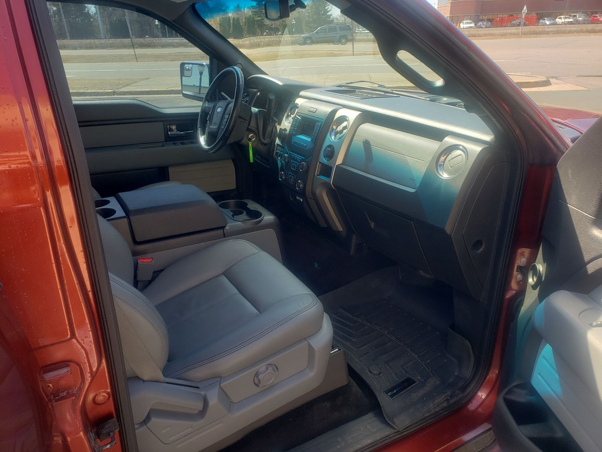 2014 Ford F150 Crew Cab in Osseo, Minnesota - Photo 8