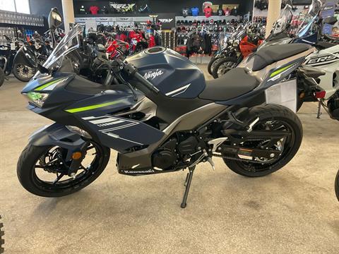 2022 Kawasaki Ninja 400 in Bakersfield, California - Photo 3