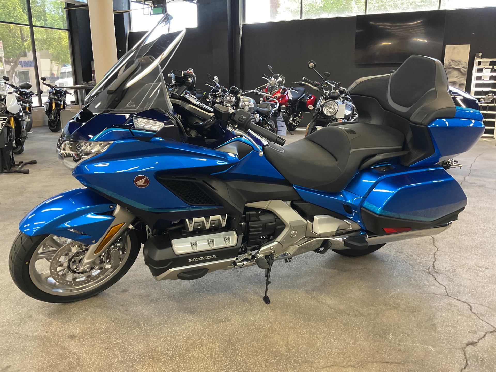2022 Honda Gold Wing Tour in Bakersfield, California - Photo 2