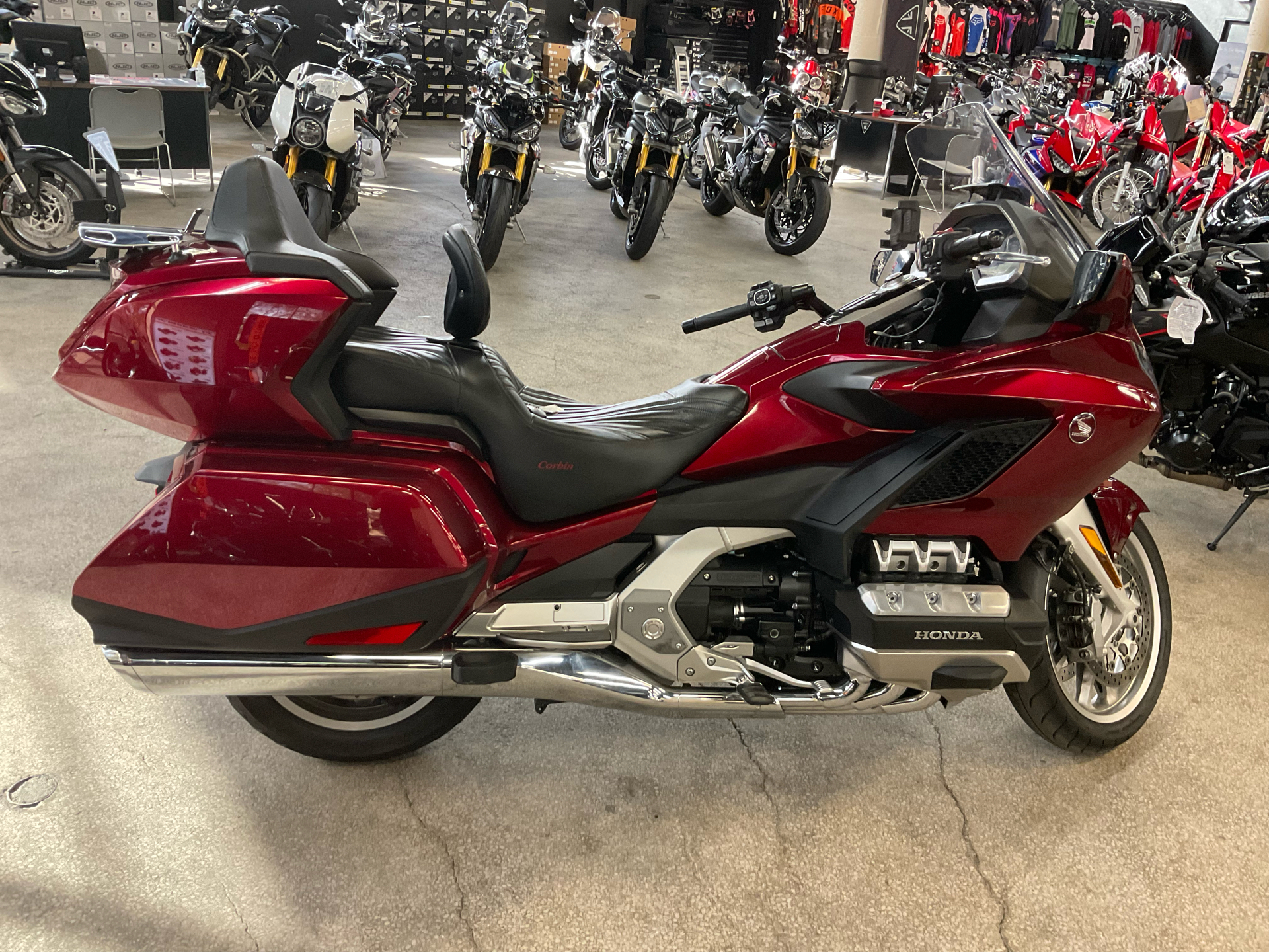 2018 Honda Gold Wing Tour Automatic DCT in Bakersfield, California - Photo 2